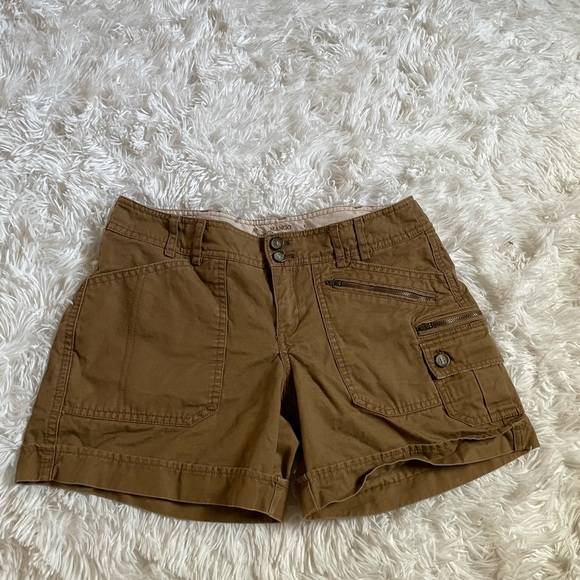 Mango Shorts - Picture 1 of 3